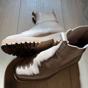 Sam Edelman Laguna Chelsea Boot tan